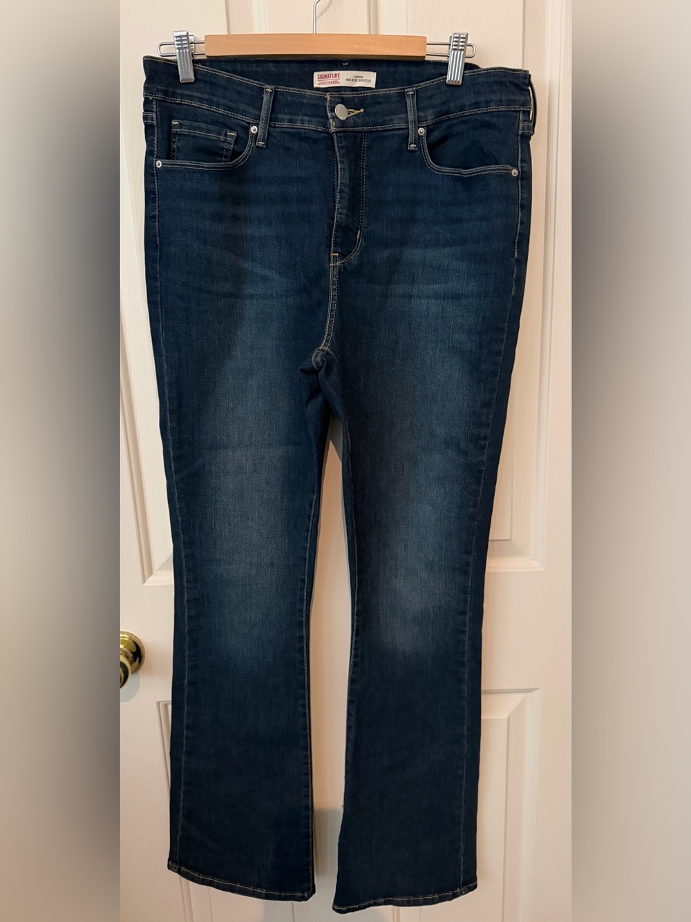 Signature by Levi Strauss Dark Indigo Bootcut Jeans - 32waist , 31 inseam